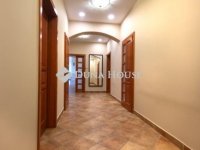 Eladó családi ház, Tinnyén 395 M Ft, 7 szobás