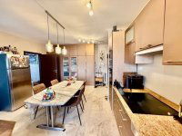 Eladó téglalakás, Pécsett 79.9 M Ft, 3 szobás