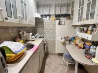 Eladó téglalakás
