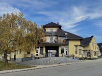 Eladó üzlethelyiség