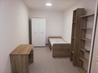 Kiadó téglalakás, albérlet, Komáromban 130 E Ft / hó, 2 szobás