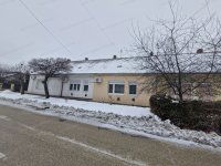 Eladó téglalakás, Szolnokon 23.5 M Ft, 2 szobás