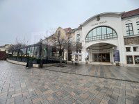 Eladó üzlethelyiség, Keszthelyen, Fő téren 340 M Ft