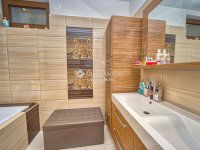 Eladó családi ház, Pilisszentkereszten 299 M Ft, 5 szobás