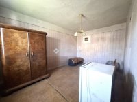 Eladó családi ház, Nárain 28.5 M Ft, 2 szobás