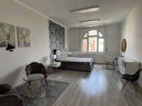 Eladó téglalakás, VI. kerületben 131.92 M Ft, 3 szobás