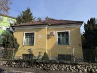 Eladó családi ház, Pécsett 74.9 M Ft, 5 szobás