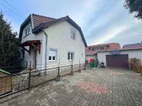 Eladó családi ház, Vácon, Eperfa utcában 145 M Ft, 3+1 szobás