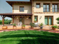 Eladó családi ház, Szegeden 199 M Ft, 8 szobás