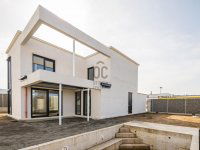 Eladó ikerház, Mogyoródon 158.5 M Ft, 5 szobás