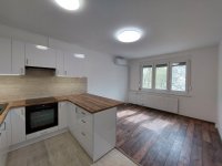 Eladó panellakás, Szegeden, Lomnici utcában 67.9 M Ft, 4 szobás