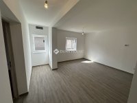 Eladó családi ház, Cegléden 72.99 M Ft, 3 szobás