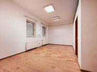 Eladó ipari ingatlan, III. kerületben 500 M Ft