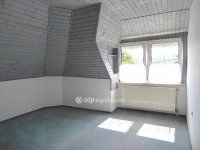 Eladó családi ház, Felsőörsön 149.999 M Ft, 8 szobás