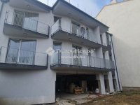 Eladó családi ház, XV. kerületben 800 M Ft, 11 szobás