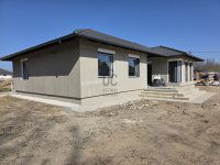 Eladó családi ház, Bugyin 115.2 M Ft, 4 szobás