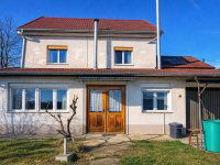 Eladó családi ház, Pécsett 42 M Ft, 2 szobás