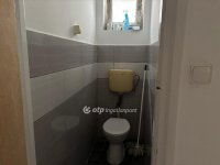 Eladó családi ház, Pápán 48 M Ft, 3 szobás