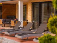 Eladó családi ház, Mogyoródon 690 M Ft, 6 szobás