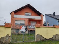 Eladó családi ház, Öttevényen 105 M Ft, 7 szobás