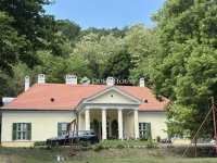Eladó családi ház, Esztergomban 418.8 M Ft, 18 szobás
