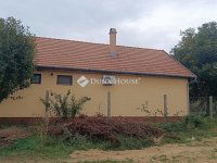 Eladó családi ház, Úrin 51.3 M Ft, 4 szobás