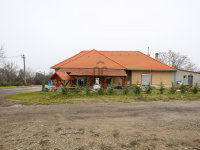 Eladó családi ház, Pécsett 120 M Ft, 5 szobás