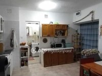 Eladó téglalakás, Pécsett 11.2 M Ft, 1 szobás