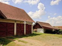 Eladó családi ház, Vácegresen 279.9 M Ft, 6 szobás