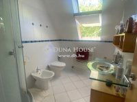 Eladó családi ház, II. kerületben 282.968 M Ft, 6 szobás