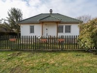 Eladó családi ház, Csákváron 178 M Ft, 9 szobás