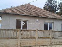 Eladó családi ház, Tápiószecsőn 59.9 M Ft, 5 szobás