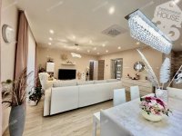 Eladó családi ház, Kecskeméten 145 M Ft, 6 szobás