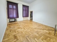 Eladó téglalakás, V. kerületben, Honvéd utcában 104.9 M Ft