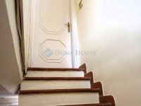 Eladó családi ház, Esztergomban 217.385 M Ft, 8 szobás