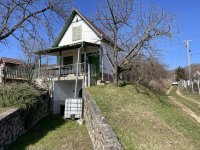 Eladó családi ház, Szekszárdon 9.5 M Ft, 2 szobás