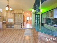 Eladó családi ház, Békéscsabán 79.9 M Ft, 5+1 szobás