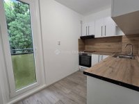 Eladó panellakás, Pécsett 46.999 M Ft, 2 szobás