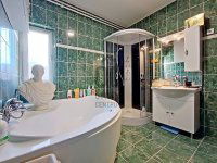 Eladó családi ház, XX. kerületben 150 M Ft, 8 szobás