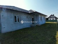 Eladó ikerház, Nagytarcsán 119.9 M Ft, 5 szobás