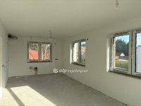 Eladó téglalakás, Balatonakarattyán 131.9 M Ft, 4 szobás