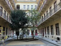 Eladó téglalakás, VI. kerületben 128.397 M Ft, 4 szobás