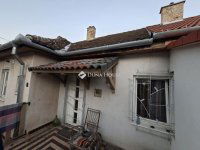 Eladó téglalakás, Pécsett 42 M Ft, 4 szobás