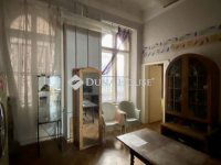 Eladó téglalakás, VI. kerületben 200 M Ft, 8 szobás