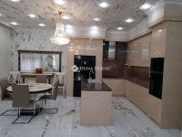 Eladó családi ház, Turán 159.9 M Ft, 4 szobás