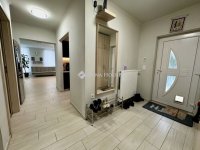 Eladó családi ház, XVIII. kerületben 200 M Ft, 5 szobás