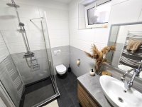 Eladó családi ház, Pécsett 129.9 M Ft, 6 szobás