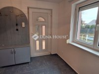 Eladó családi ház, Budaörsön 180 M Ft, 5 szobás