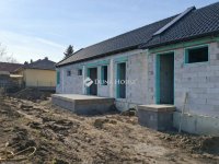 Eladó ikerház, Mendén 130.5 M Ft, 5 szobás