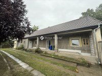 Eladó családi ház, Áporkán 58.5 M Ft, 8 szobás